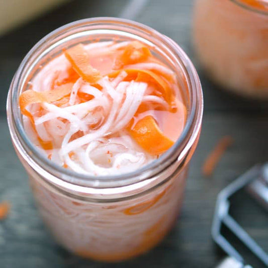 How to Make Banh Mi Pickle (Spicy Carrot Daikon Pickle)